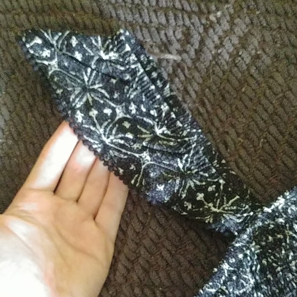 Art Class flutter sleeve smocked dress - Picture 3 of 5